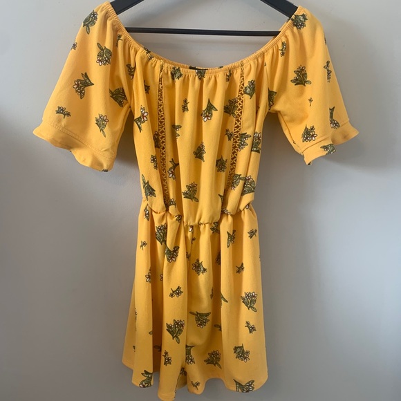 Kendall & Kylie Pants - 2/$18 Kendall & Kylie / Yellow / Floral / Romper